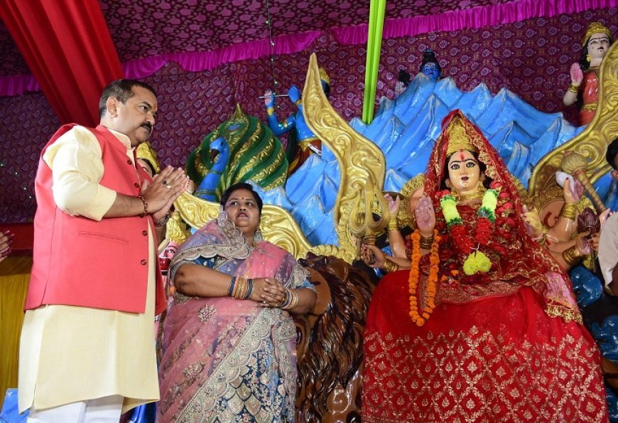 Hardoi News: कुबेर लाल जन सेवा संस्थान द्वारा अग्रवाल धर्मशाला में भव्य रूप से मनाया गया डांडिया नाइट उत्सव व विशाल माता रानी का जागरण। 