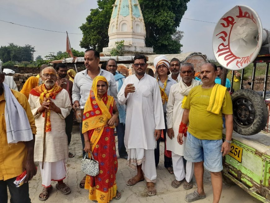 Kasganj News: पापांकुशी एकादशी श्रद्धालुओं ने पंचकोसी परिक्रमा कर उठाया पुण्यलाभ।