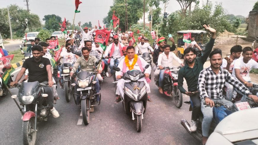 Kasganj News: स्व. मुलायम सिंह यादव की दूसरी पुण्यतिथि पर सपाइयों ने निकाली साइकिल यात्रा।