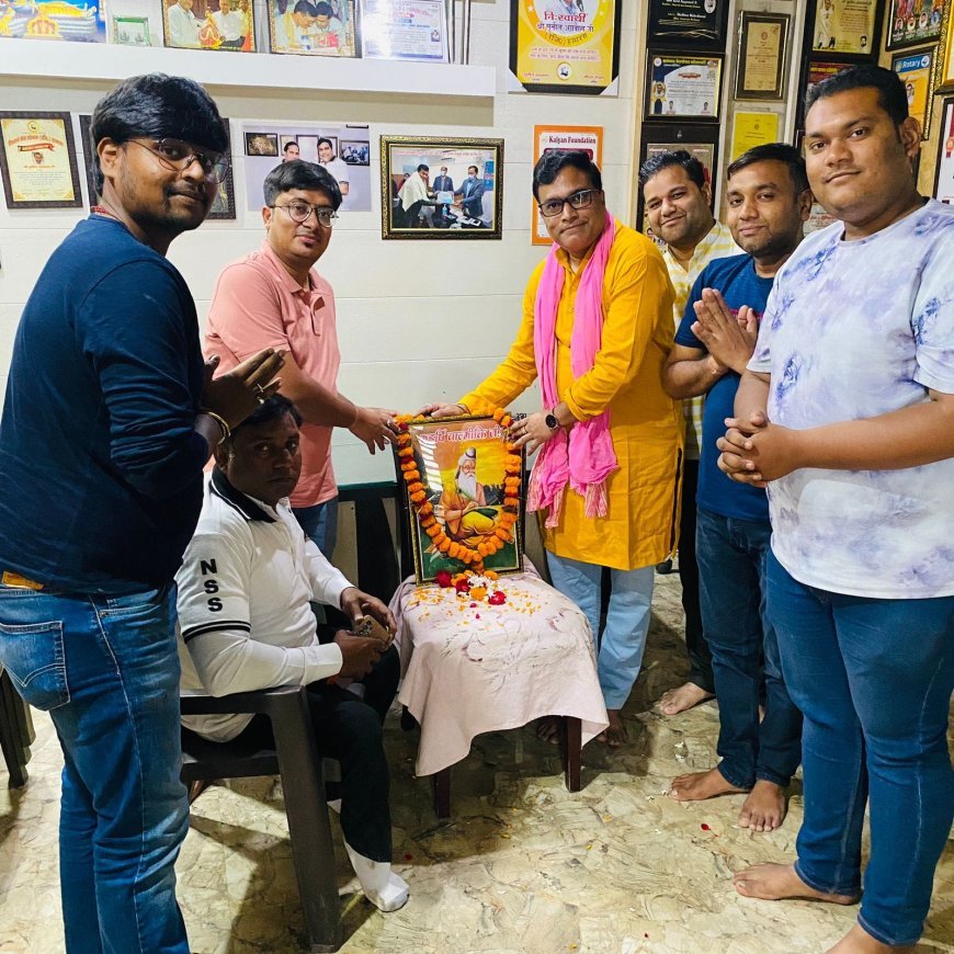 Hathras News: निस्वार्थ सेवा संस्थान ने मनाई महर्षि वाल्मीकि जयंती