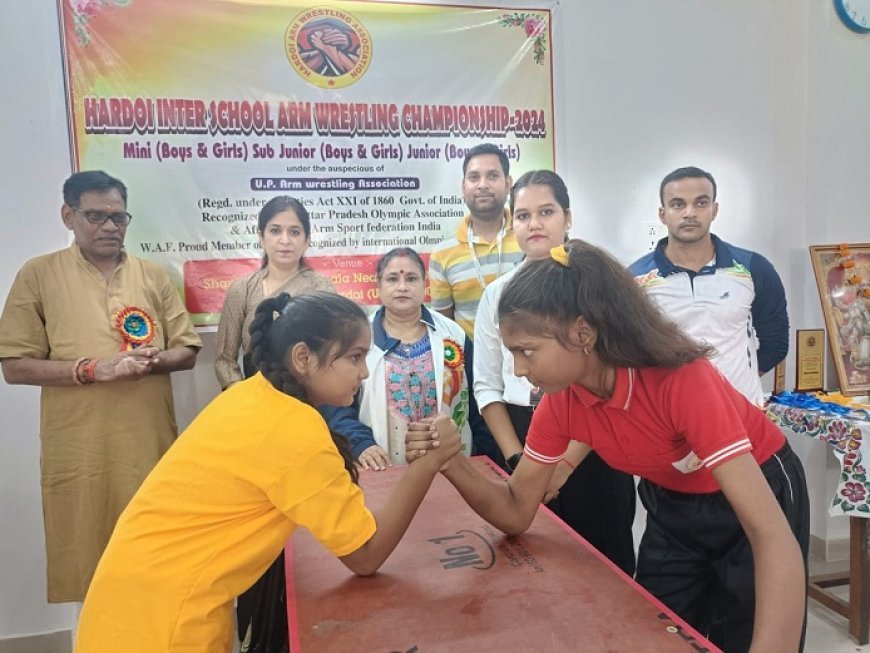 Hardoi News: आर्म रेसलिंग चैंपियनशिप- 2024 में प्रतिभाओं ने दिखाया दम, मेडल व प्रशस्ति पत्र देकर सम्मानित किया। 