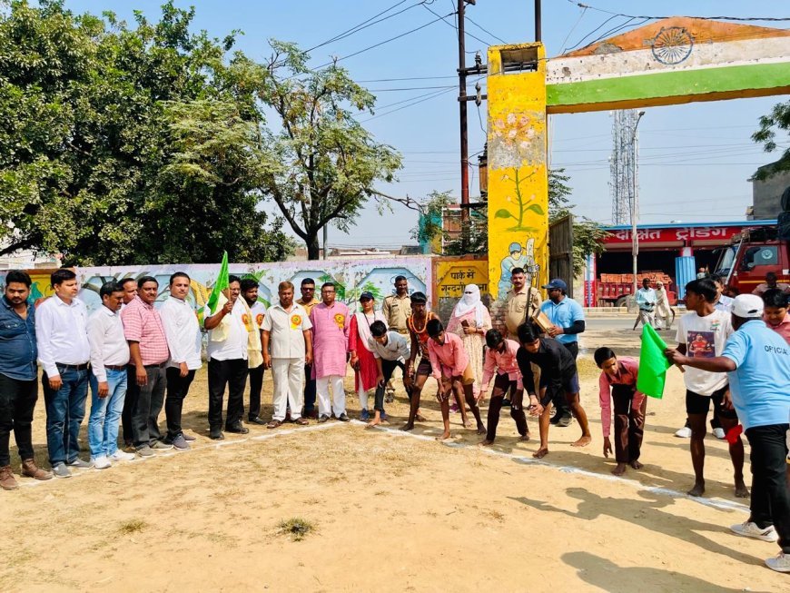 Hathras: पढ़ाई के साथ-साथ खेल कूद भी हमारे लिए आवश्यक : एसडीएम