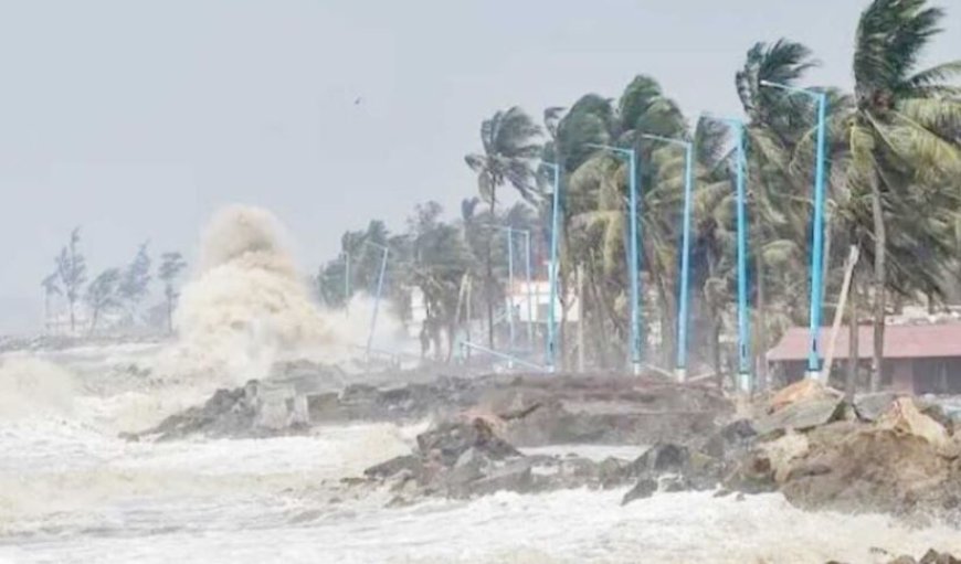 चक्रवात 'दाना' का विराट तांडव, बंगाल में हाई अलर्ट, सैकड़ों ट्रेनें रद्द