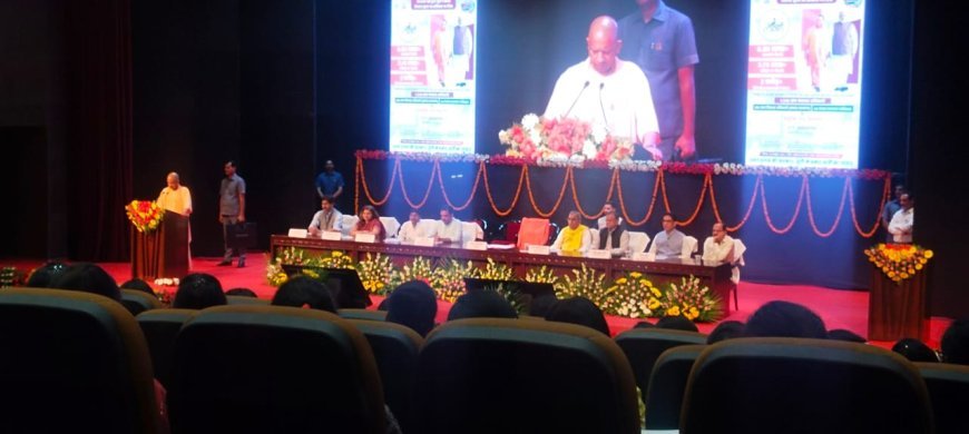 ग्राम विकास अधिकारी एवं समाज कल्याण पर्यवेक्षक के चयनित अभ्यर्थियों को दिया गया नियुक्ति पत्र