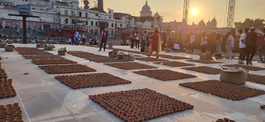 दीपोत्सव 2024: 80 हजार दीपों से बना स्वास्तिक पूरे विश्व को देगा शुभता का संदेश