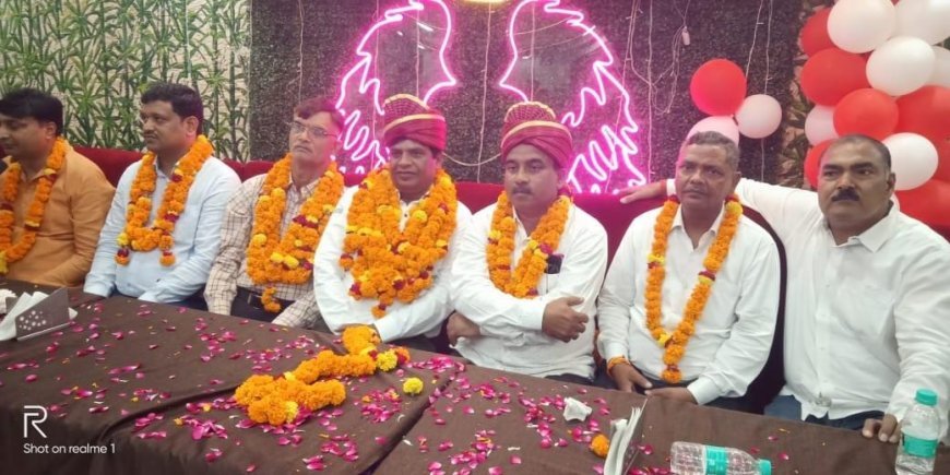Hathras News: अनिल कुमार बने अध्यक्ष व महामंत्री के साथ मीडिया प्रभारी का दायित्व मिला राजेश सारश्वत को  