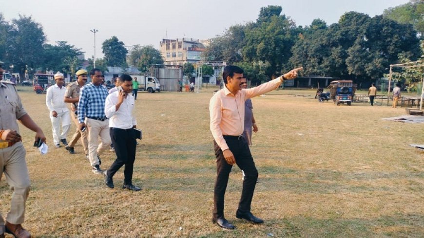 Hardoi News: सुरक्षा के दुष्टिगत जिलाधिकारी ने किया पटाखा बाजार का निरीक्षण। 