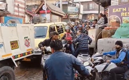 Mussoorie: गढ़वाल जल संस्थान के अधिकारियों की लापरवाही, लोग हुए परेशान