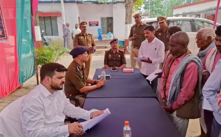 Shravast News: जिलाधिकारी एवं पुलिस अधीक्षक की अध्यक्षता में थाना सिरसिया में समाधान दिवस का हुआ आयोजन। 