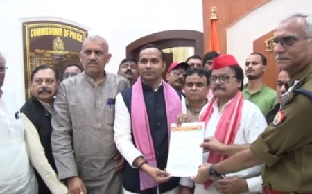 Kanpur News: सफाईयों ने पुलिस कमिश्नर को सौपा ज्ञापन। 