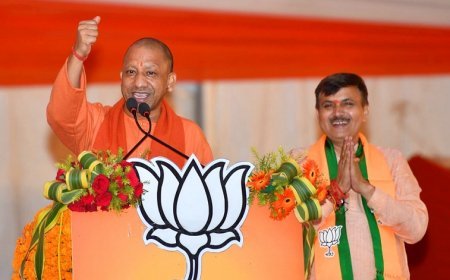 सीएम का आरोपः कश्मीर को आतंकवाद का गढ़ बनाने के लिए शुरू हो चुकी है शरारत, सीएम योगी के निशाने पर रहा सपा का नेतृत्व, नीति व नेता। 