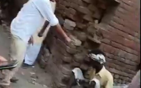 Hardoi News: साईकिल चोरी कर रहे 2 चोरों की मोहल्ले वालों ने की पिटाई