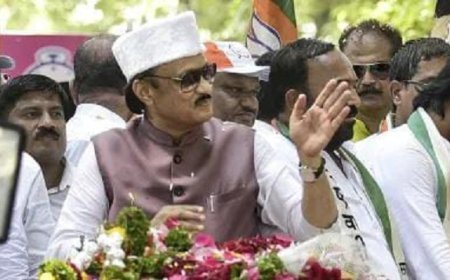 Political News: अजीत पवार ने फिर दिखाई सख्त तेवर, बोले- यहां नहीं चलेगा  'तो बटेंगे'।