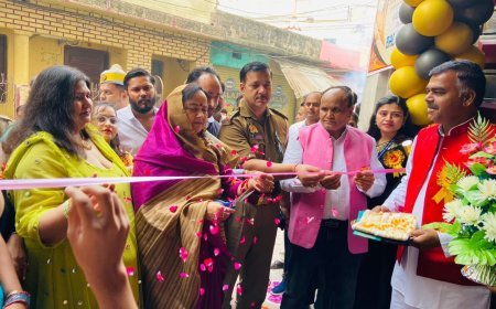 Hathras: टैगोर इंटरनेशनल स्कूल में बाल मेला का आयोजन