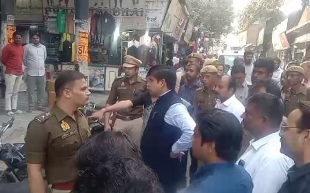 Sambhal News: एसपी का फरमान - नही हटाया अवैध अतिक्रमण तो देना होगा दस हज़ार रुपए किराया।