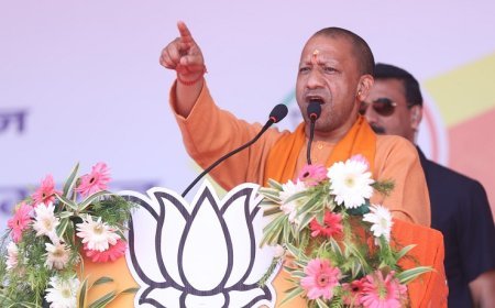 यूपी की जनसभाओं में गरजे मुख्यमंत्री योगी आदित्यनाथ कहा- निर्दोष हिंदुओं की हत्या करते हैं सपा से जुड़े दुर्दांत माफिया। 