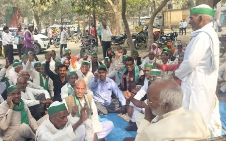 Hathras News: भारतीय किसान यूनियन द्वारा तहसील पर धरना प्रदर्शन। 