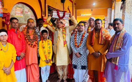 Sitapur News: भव्य शोभायात्रा के साथ कलियुग का नवम भागवत महाकुंभ आरंभ। 