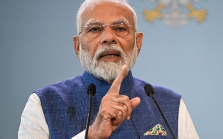 PM मोदी के 'एक हैं तो सेफ हैं' नारे के समर्थन में आए साधु-संत, सियासी हलचल बढ़ी