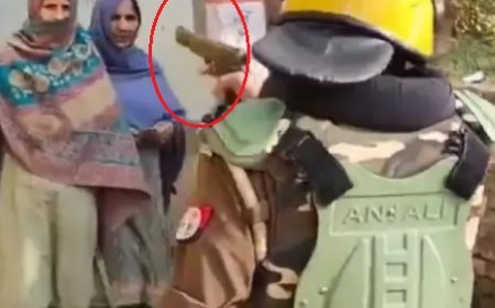 मुजफ्फरनगर: एसएचओ ने रिवॉल्वर से दिखाया भौकाल, अखिलेश यादव ने निलंबित करने की बात कही..