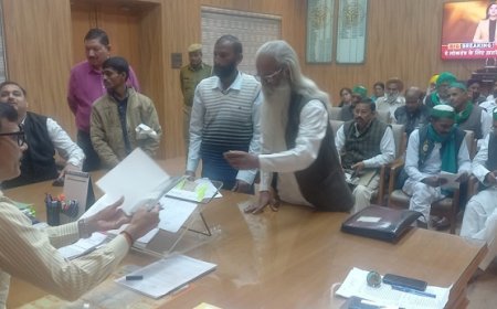 Hardoi News: लाख उद्योग को पुनर्जीवित करने के लिए देवेंद्र ने माँगा प्रशासन का सहयोग। 