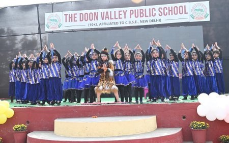 Deoband News: दून वैली पब्लिक स्कूल में ‘युग वंदन’ का भव्य आयोजन। 