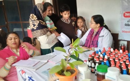 Uttarakhand News: शिविर में डेंगू के बारे में जानकारियां दी। 