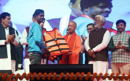 महाकुम्भ 2025: मुख्यमंत्री योगी आदित्यनाथ ने प्रयागराज दौरे पर महाकुम्भ की तैयारियों का लिया जायजा, आयोजन को दी रफ्तार। 