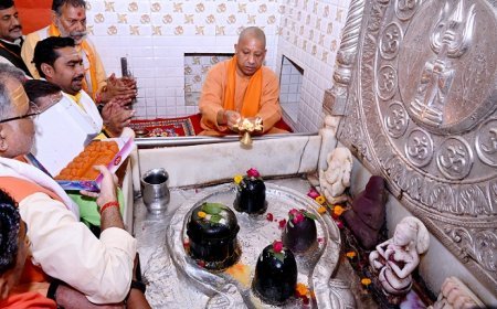 Lucknow News: एक दिवसीय दौरे पर चित्रकूट पहुंचे मुख्यमंत्री योगी आदित्यनाथ- बोले सीएम, जहां श्रीराम ने दिये थे तुलसीदास जी को दर्शन, वहां आना मेरा सौभाग्य।  