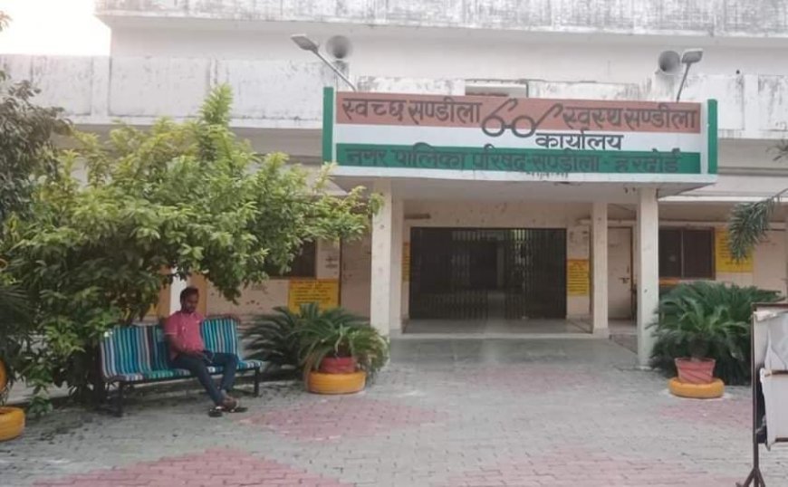 नगर पालिका की काले कारनामों की किताब में एक नया पन्ना जुड़ा, लगभग 250 संविदाकर्मी कार्यरत लेकिन पंजीकृत मात्र 20