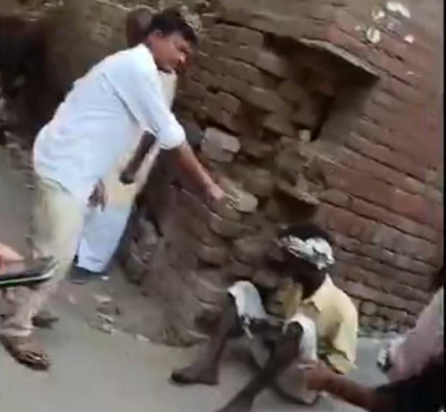 Hardoi News: साईकिल चोरी कर रहे 2 चोरों की मोहल्ले वालों ने की पिटाई