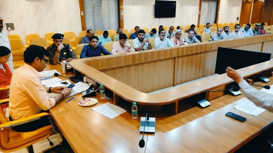 Hardoi News: जिलाधिकारी ने की सामूहिक विवाह की तैयारियों की समीक्षा, दिए आवश्यक दिशा- निर्देश। 