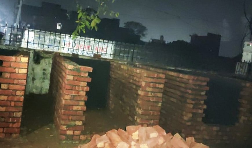 Deoband News: कोर्ट की रोक के बाद पार्क में निर्माण कार्य कराने पर जताई आपत्ति, ईओ बोले: पार्क का स्वरुप नहीं बदला, केवल भीतरी कूड़ा होगा इकट्ठा, बनेगा ऑर्गेनिक खाद।