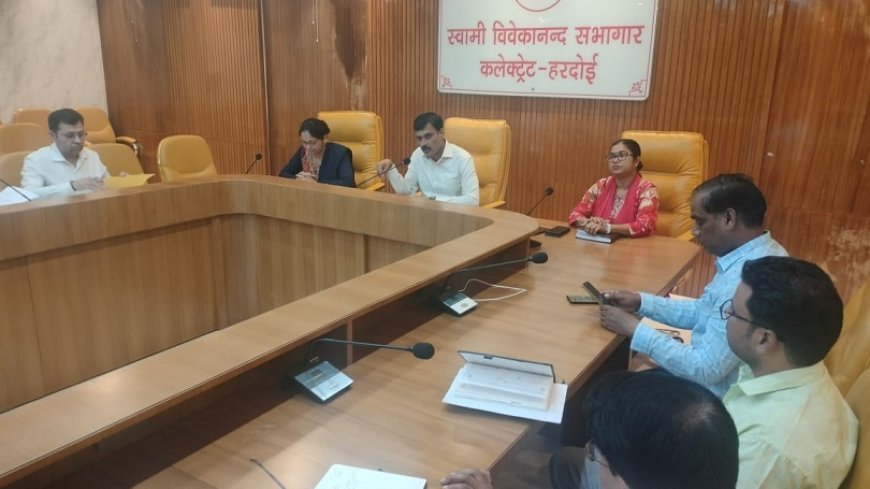 Hardoi News: जिलाधिकारी ने टड़ियावां विकास खण्ड में पोषाहार की धीमी आपूर्ति पर जताई नाराजगी।  