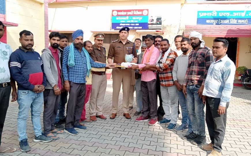 Uttarakhand News: टेंपो यूनियन ने कोतवाल को सम्मानित किया। 