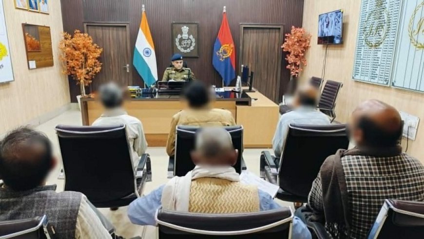 Hardoi News: जनसुनवाई के दौरान 74 शिकायतों को सुना गया, शीघ्र निस्तारण के निर्देश एसपी ने दिए। 