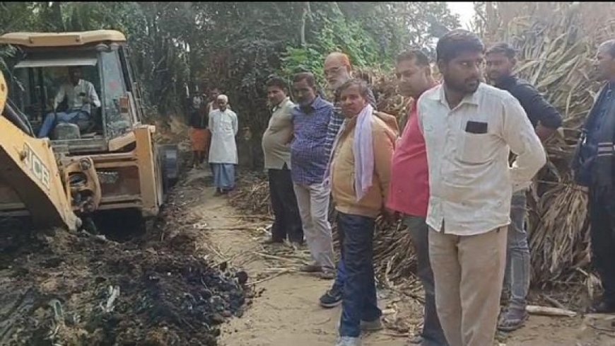 Hardoi News: तेजीपुर में दो चकरोड खाली कराये गए- उप जिलाधिकारी