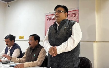 Shahjahanpur News: बंग्लादेश में अल्पसंख्यकों पर हो रहे अत्याचार को लेकर मानवाधिकार रक्षा मंच ने जताई चिंता। 