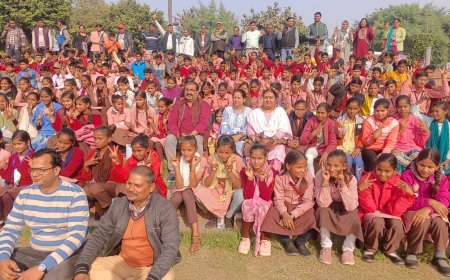 हरदोई: परिषदीय विद्यालय के बच्चों को ऐतिहासिक स्थलों पर भ्रमण कराकर इतिहास बताया, बच्चों में पढ़ाई की रुचि पैदा करना है उद्देश्य