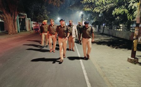 हरदोई: शहर में पैदल गस्त कर एसपी ने जाना सुरक्षा व्यवस्था का हाल