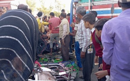 Hardoi News: सड़क हादसा- ट्रक और ऑटो की टक्कर में 3 की मौत, 4 घायल।