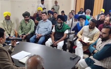 Uttarakhand News: एसडीम राकेश चंद तिवारी ने भू कानून को लेकर किसानों एवं आम नागरिकों से सुझाव मांगे.... 