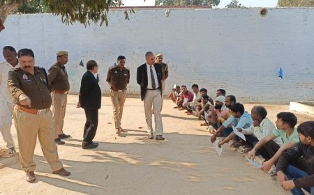 Hardoi News: अपर जिला जज ने किया जिला कारागार का निरीक्षण। 