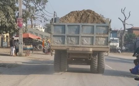 Uttarakhand News: बिना रिफ्लेक्टर के दौड़ रहे खनन भरे वाहन, ठंड के साथ कोहरे की शुरूआत, हादसों का बना है अंदेशा। 