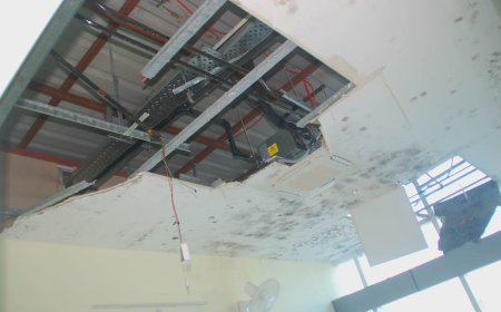 Agra: सिविल एयरपोर्ट का यात्री विश्राम ग्रह की फाल्स सीलिंग लटकी, 6.89 करोड़ की लागत से बना निर्माण पहली बरसात में ही क्षतिग्रस्त