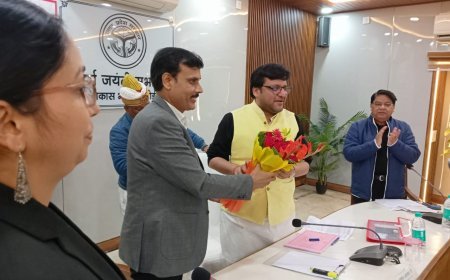 Hardoi: राज्यमंत्री नितिन अग्रवाल ने परियोजनाओं की देरी पर नाराजगी जतायी तो गौशालाओं में सीसीटीवी लगाने की सराहना की