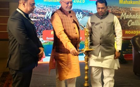 महाकुंभ-2025: कर्नाटक में योगी के मंत्रियों ने रोडशो का किया नेतृत्व, जनता को दिया त्रिवेणी स्नान का निमंत्रण