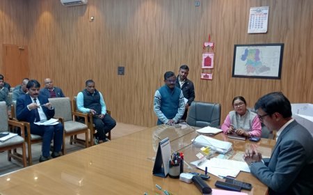 हरदोई: जिलाधिकारी की अध्यक्षता में हुई जल जीवन मिशन की बैठक