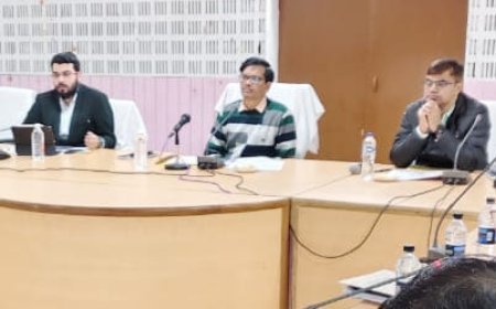 बलिया: जिलाधिकारी ने जल-जीवन मिशन के अंतर्गत कराए जा रहे कार्यों में प्रगति लाने के दिए निर्देश