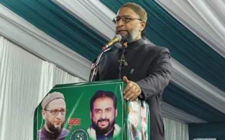 Political News: दिल्ली में ओवैसी ने जनसभा को किया संबोधित, केजरीवाल पर साधा निशाना।